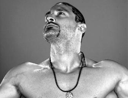 Sámán chippendale táncos
